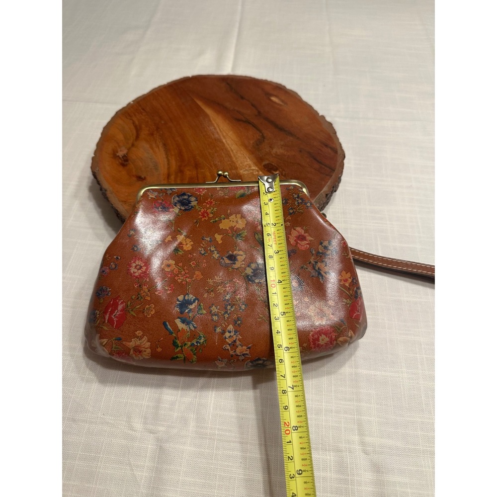 Patricia Nash P24101 Tan Prairie Rose Leather Kiss Lock Wristlet Clutch Floral - Picture 7 of 7